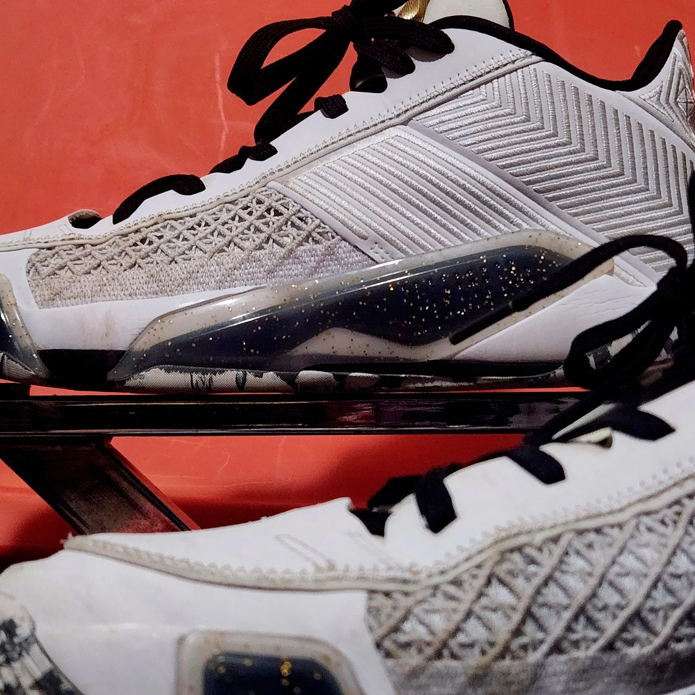 MENS AIR JORDAN 38 SIZE 11.5